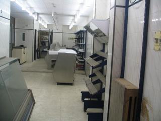 Local Comercial  Passatge riu congost. Local 65m2 reformado sin salida de humos