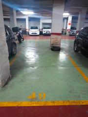 Aparcament cotxe a Passatge riu mogent 3. Plaza parking coche grande facil acceso