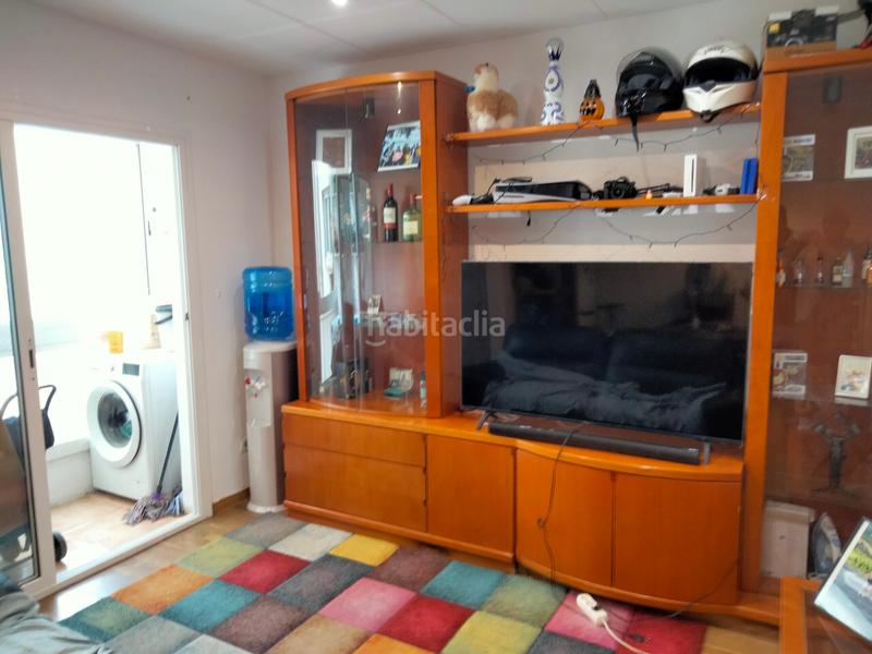 Foto 6aa2d716-c007-4eaa-8dee-3dcb83eabd0a. Piso  76 m2 2 habitaciones balcon en El Raval Santa Coloma de Gramenet