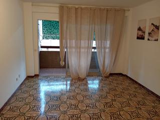 Appartement  Gran via de les corts catalanes. Piso 85 m2 3 haitaciones ascensor