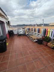 Penthouse  Carrer d'urà. Atico con terraza