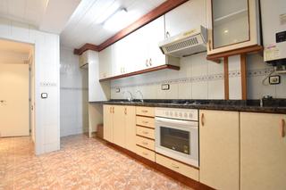 Piano terra in Can Rull. Amplio piso en zona inmejorable