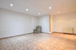 Planta baixa a Can Rull. Amplio piso en zona inmejorable