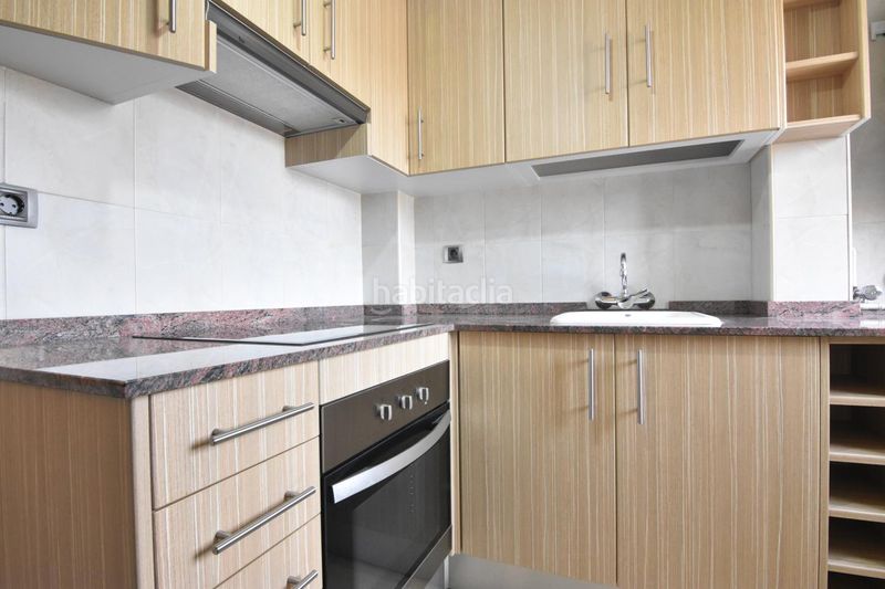 Foto 9c3a5dd1-80c8-46aa-8494-c7e417a56c06. Àtic a Els Merinals Sabadell