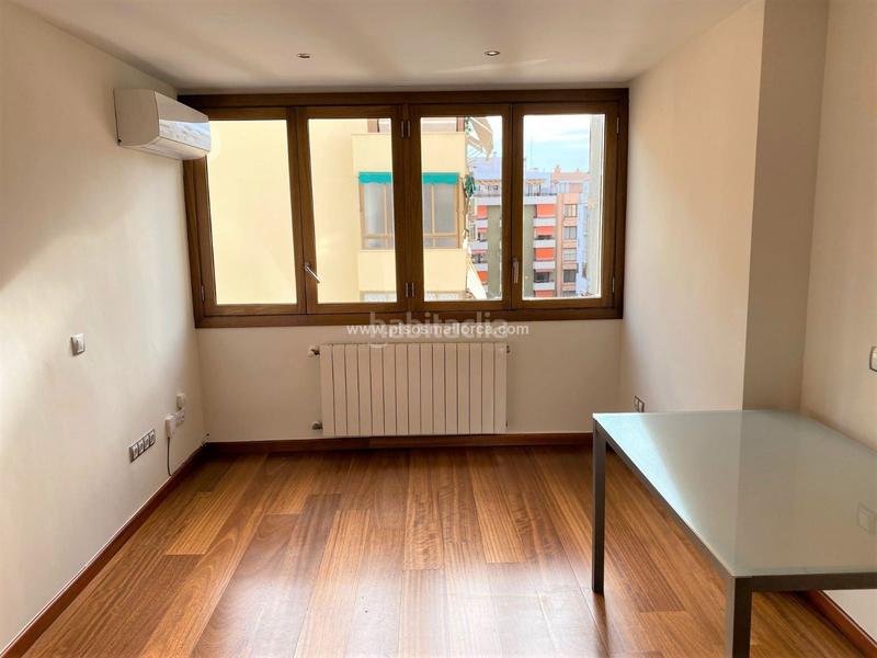 Foto b2467dbd-4d33-4085-80d7-3e899c028657. Affitto appartamento con riscaldamento in La Llotja-Born Palma de Mallorca