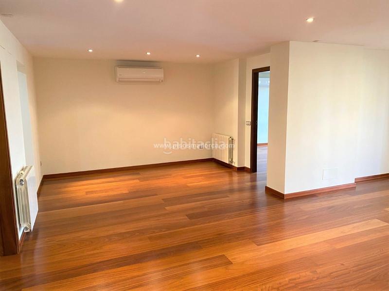 Foto 0ca38ca5-4eac-49c1-b5a6-c4ab3366ba2a. Location appartement avec chauffage dans La Llotja-Born Palma de Mallorca