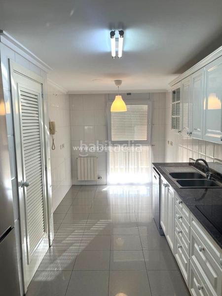 Foto 4369d1b6-0792-4210-9267-a95600667da7. Rent flat with heating parking pool in Son Armadams Palma de Mallorca