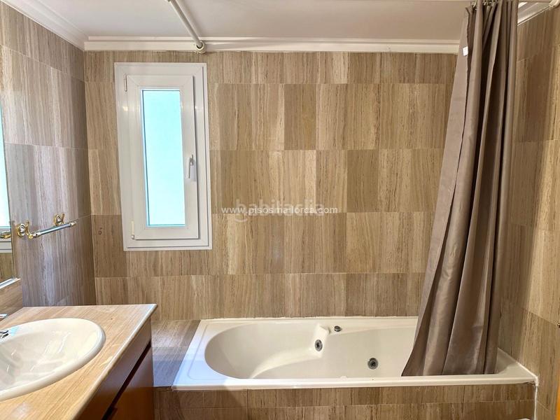Foto a8507de8-6e96-4016-b151-734358a03a0f. Rent flat with heating parking pool in Son Armadams Palma de Mallorca