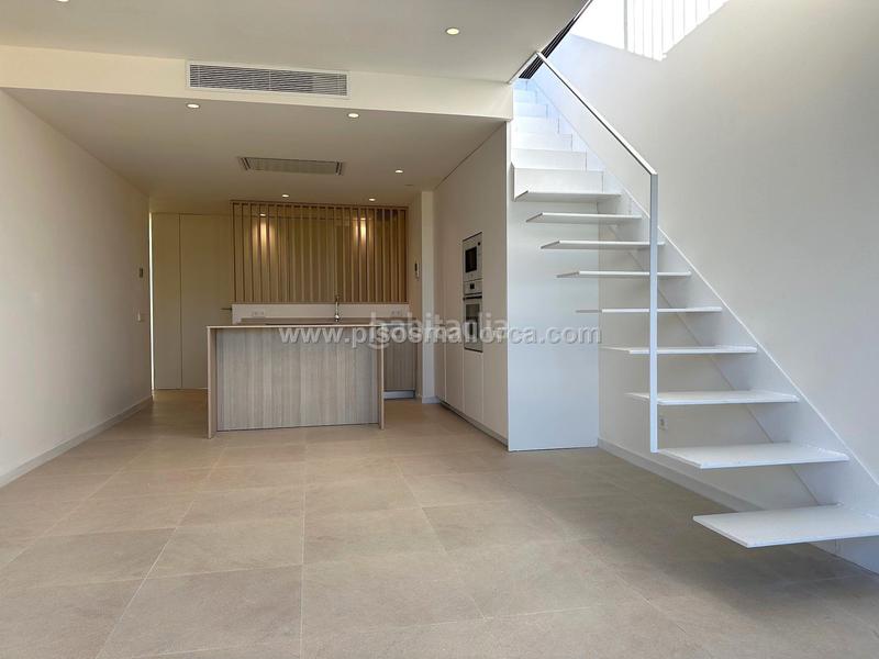 Foto 1c55d80c-8b48-4b2a-b176-6d5c0dc23a27. Affitto attico con riscaldamento parcheggio in La Llotja-Born Palma de Mallorca