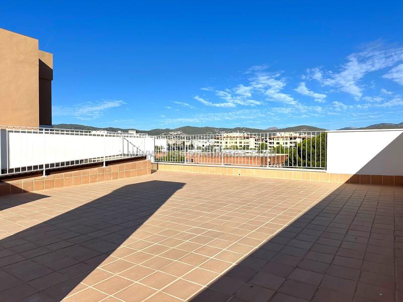 Foto 5f9cdd22-2ab5-4758-9d71-20c860578159. Location attique avec chauffage parking dans La Llotja-Born Palma de Mallorca