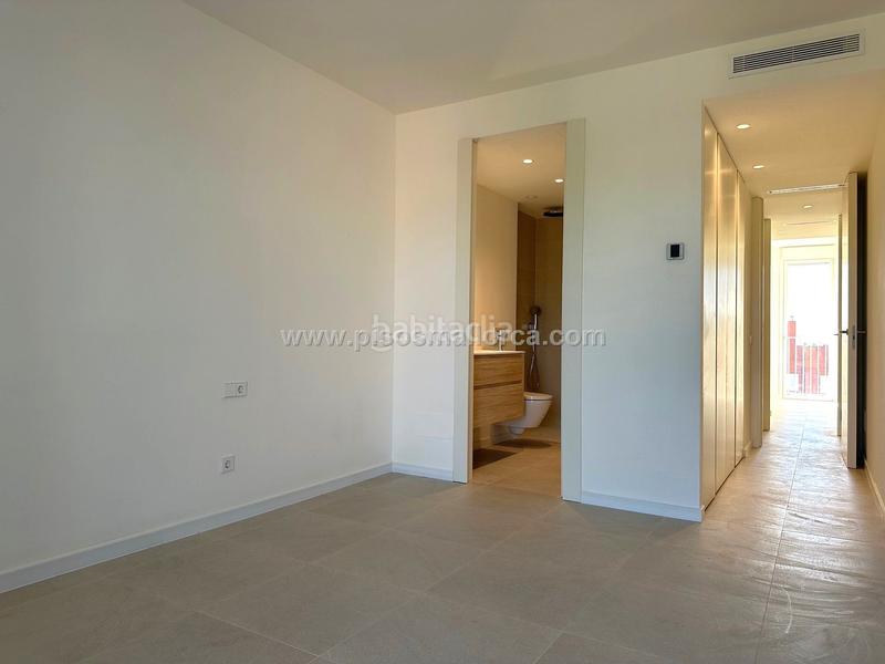 Foto aeff6f93-c56c-4bad-8ac2-a8e0e44d52be. Location attique avec chauffage parking dans La Llotja-Born Palma de Mallorca