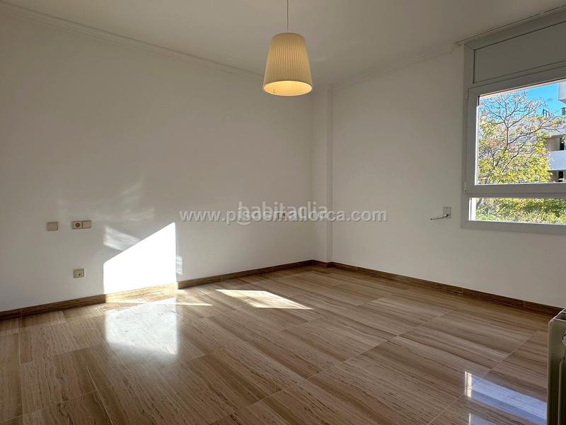 Foto 2020f6ed-2d02-4c14-a759-c2ee522193f9. Location appartement avec chauffage parking piscine dans Palma de Mallorca