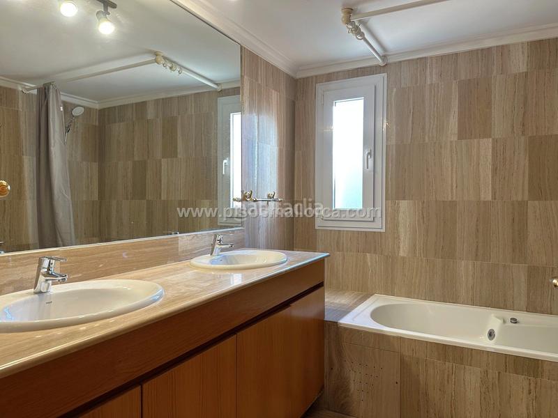 Foto 6baccd33-e494-4cbb-ad46-e80fb907869e. Location appartement avec chauffage parking piscine dans Palma de Mallorca