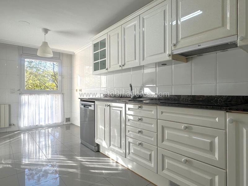 Foto a23b728b-d190-4300-b1a2-7871acaa6330. Location appartement avec chauffage parking piscine dans Palma de Mallorca