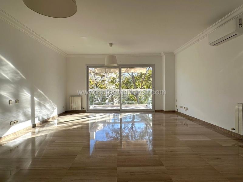 Foto 5170d874-c070-4d3a-89e3-c02ac3eb9279. Lloguer pis amb calefacció aparcament piscina a Son Armadams Palma de Mallorca