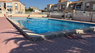 Casa en Calle santa teresa de jesús 2. Bungalow en aguas nuevas