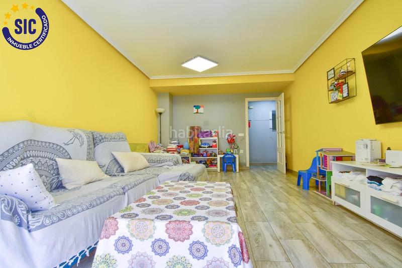 Foto 0c40e529-2abe-46c4-b18a-eeb2928d87a9. Pis amb aparcament a Plaza Xúquer Paiporta