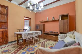 Casa  Preciossissima sang. Una casa con alma en el corazón de picanya