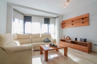 Rent Flat in Plaza Xúquer. Acogedor piso en paiporta