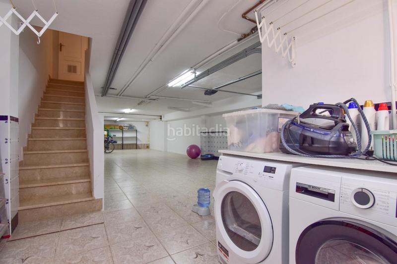 Foto 02c8fd5b-c6c2-447d-be8f-293136b34099. Casa adosada brillante adosado en Picanya