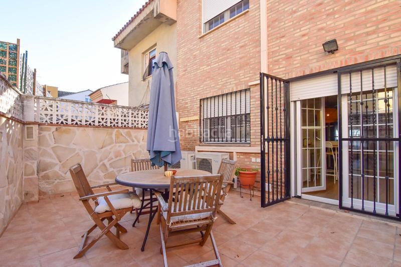 Foto 1287bdbe-2e91-4ab0-8af7-e23697a9d199. Casa adosada brillante adosado en Picanya