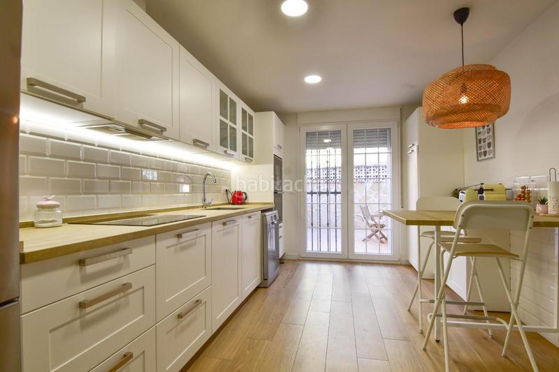 Foto 17d4d6d7-8742-4701-9cca-d100ac0d8977. Casa adosada brillante adosado en Picanya