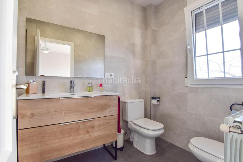 Foto 2669541c-7b25-46eb-8b7e-0b0b0215d6c6. Casa adosada brillante adosado en Picanya