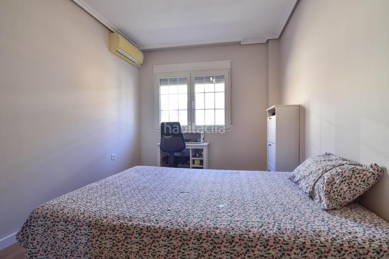 Foto 391afc0d-7a4f-43e9-9bea-7c809e9d3fc2. Casa adosada brillante adosado en Picanya