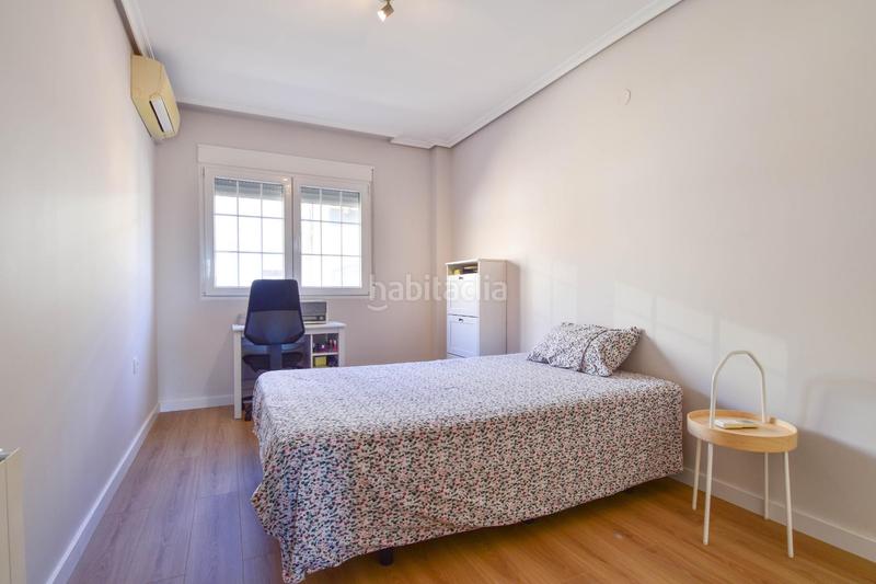 Foto 65e2af0e-c3b1-4458-8a5a-30bf902fb75d. Casa adosada brillante adosado en Picanya