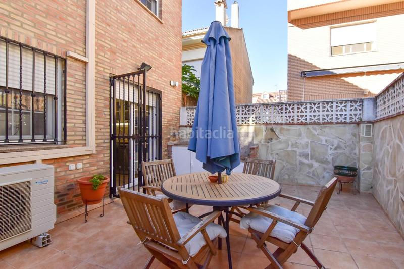 Foto 8627e56d-982c-40c8-a58b-9b9b9c14737c. Casa adosada brillante adosado en Picanya