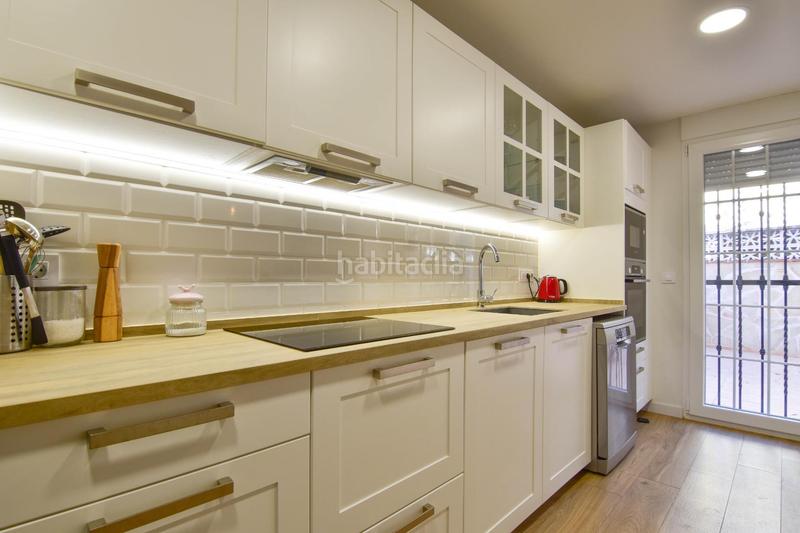 Foto a8d197d7-c791-4f3b-951b-7a2525aa1e80. Casa adosada brillante adosado en Picanya