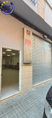 Local Comercial  Calle de san roque. Se vende bajo de 442 m2 con salida de humos  ideal para múltiple
