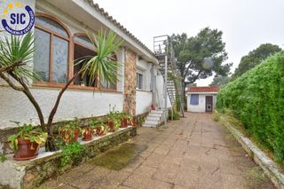 Chalet  Calle felipe ii. Un chalet un hogar único