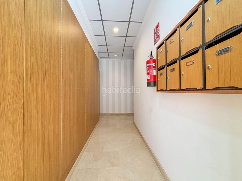 Foto 21f18380-a9c1-4d04-97d5-e8323f780054. Planta baixa amb aparcament a Benetússer