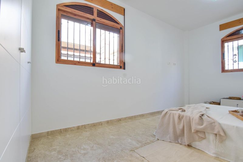 Foto 56b29d78-7c40-42d2-bcff-d2a500414710. Planta baixa amb aparcament a Benetússer