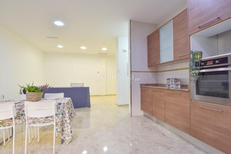 Foto dd45a168-bef1-40ce-ba71-5605eedb3a29. Planta baixa amb aparcament a Benetússer