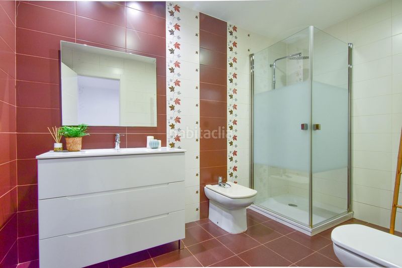 Foto e07f27a0-cb68-4e7e-bef8-6d0ea8349e98. Planta baixa amb aparcament a Benetússer