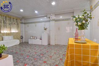 Piano terra  Calle valencia. Planta baja en venta en manises  múltiples posibilidades!