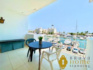 Apartament  Carrer port grec. Appartement proche de la plage