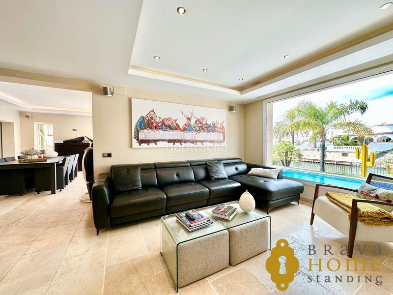 Foto 5812d89d-8966-4b13-8093-521617ba52cd. Casa amb calefacció aparcament piscina a Segre - Ebre - Ter Empuriabrava