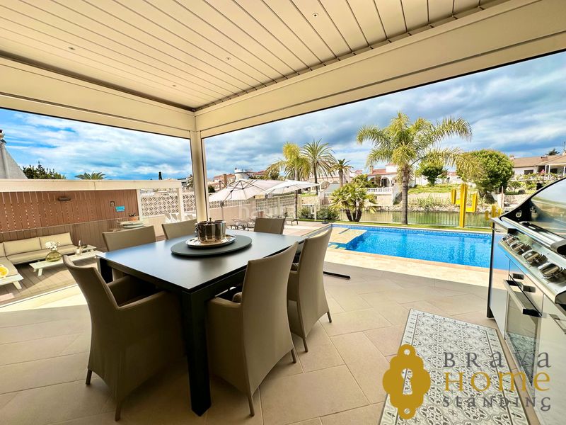 Foto b7faaa4f-9a7e-4bc0-82a4-838cfea3da8d. Casa amb calefacció aparcament piscina a Segre - Ebre - Ter Empuriabrava
