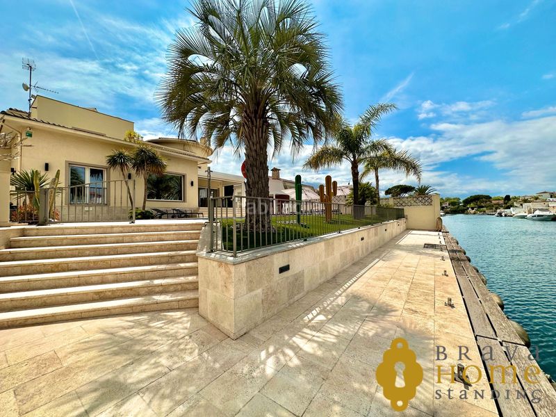 Foto ce59c801-cb22-479d-bc66-73d9aa5d4cad. Casa amb calefacció aparcament piscina a Segre - Ebre - Ter Empuriabrava