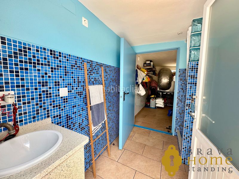 Foto d064e4f3-41ee-46ad-83fe-9b34f24cd240. Casa amb calefacció aparcament piscina a Segre - Ebre - Ter Empuriabrava
