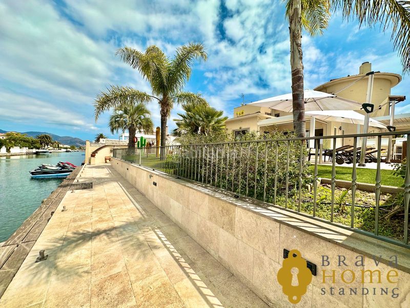 Foto daa30ea7-23a5-4938-874f-b5fc41ae0621. Casa amb calefacció aparcament piscina a Segre - Ebre - Ter Empuriabrava