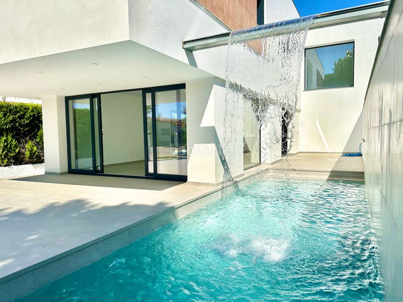 Foto 4c4156cf-2c53-4951-85d4-3cf000063ab8. Casa amb calefacció aparcament piscina a Requesens Empuriabrava