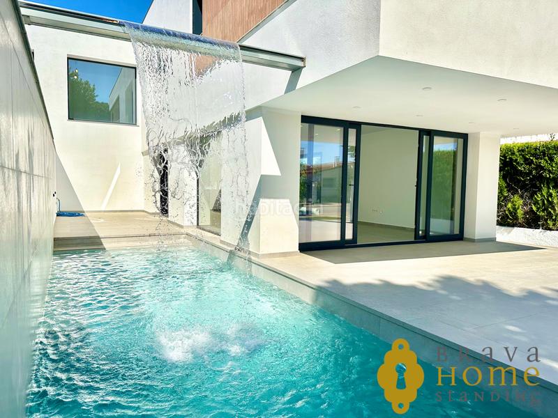 Foto 557058c1-842f-4753-8e15-ce133bb463ba. Casa con riscaldamento parcheggio piscina in Requesens Empuriabrava