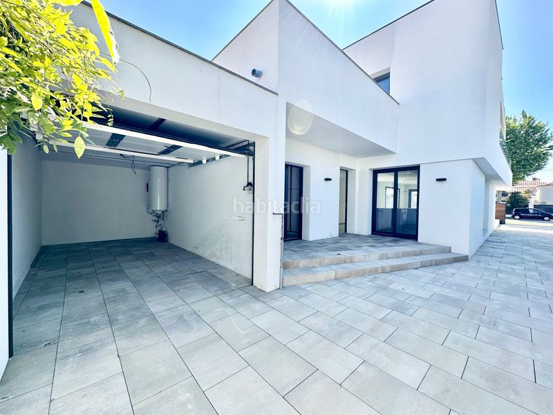 Foto c794847b-b745-448b-9a79-b942e6298e8c. Casa amb calefacció aparcament piscina a Requesens Empuriabrava