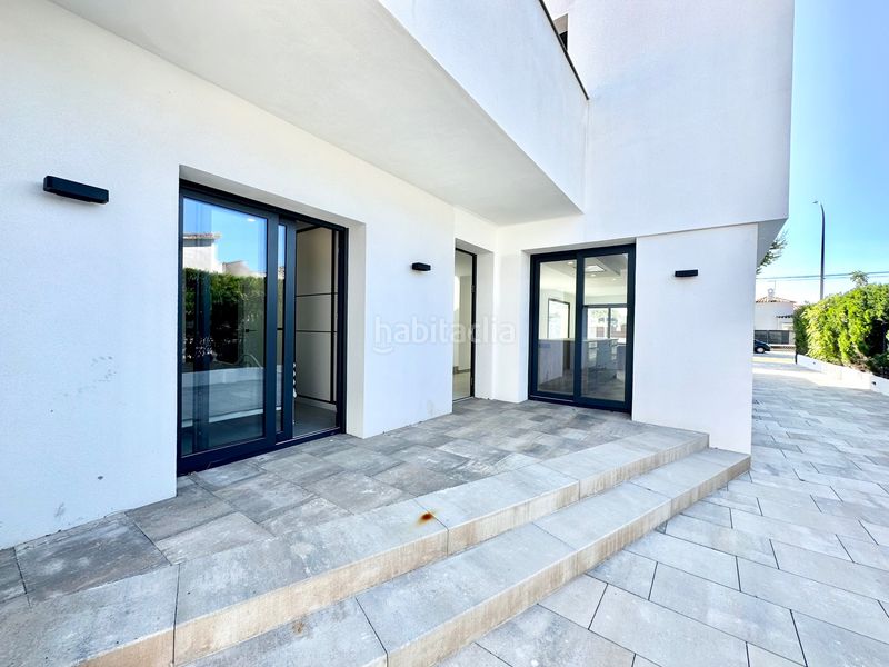 Foto ca12fe93-dac0-4cf4-9d41-f5b1c0668e41. Casa amb calefacció aparcament piscina a Requesens Empuriabrava
