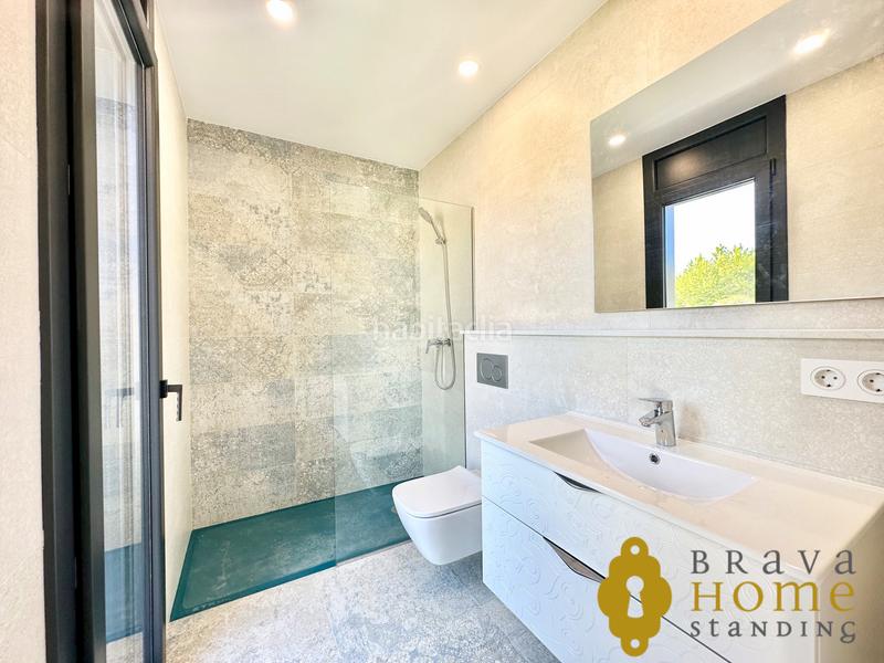 Foto d4887741-8d94-4a27-a4bf-bbb30cf16a35. Casa con riscaldamento parcheggio piscina in Requesens Empuriabrava