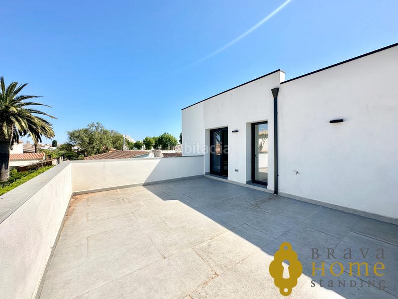 Foto d57d5039-d43e-4e04-a98e-ab34331887ca. Casa con riscaldamento parcheggio piscina in Requesens Empuriabrava